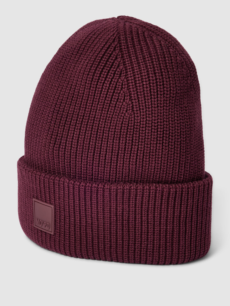 Beanie mit Label-Detail in bordeaux rot