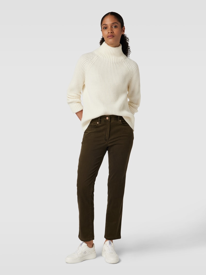 Comfort Fit Jeans im 5-Pocket-Design Modell 'GRETA' in olivgrün