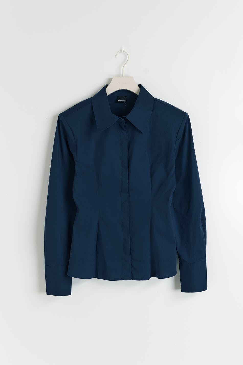 Shoulderpads shirt