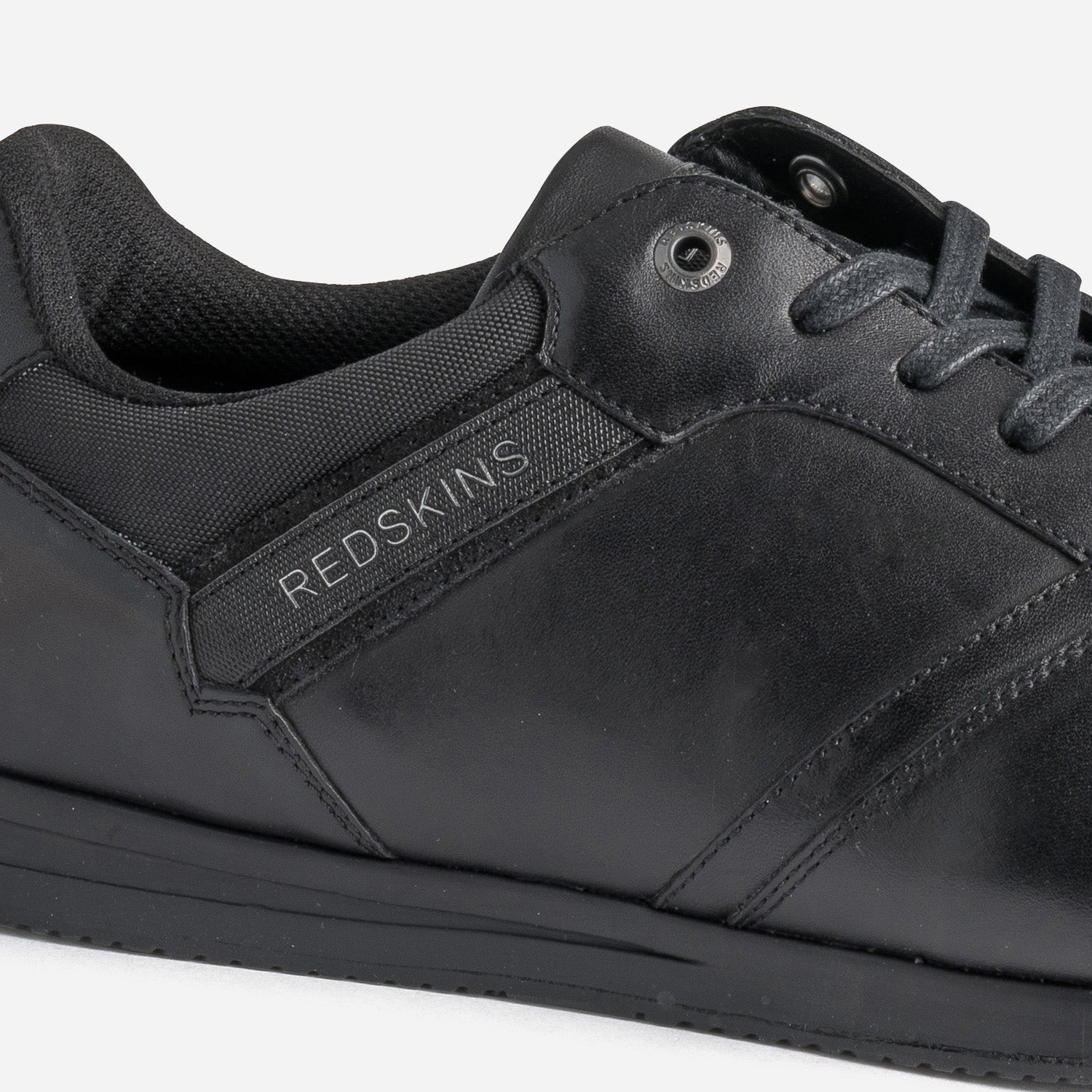 Tennis TBS noire en cuir