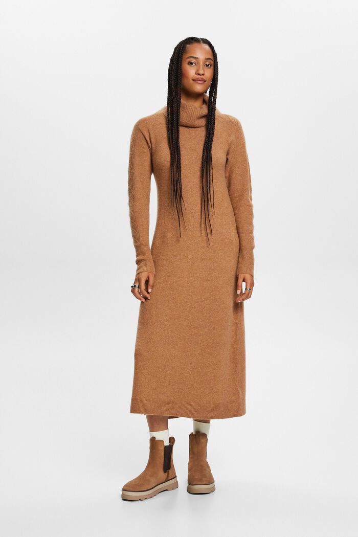 Midi-Strickkleid mit Wasserfall-Ausschnitt