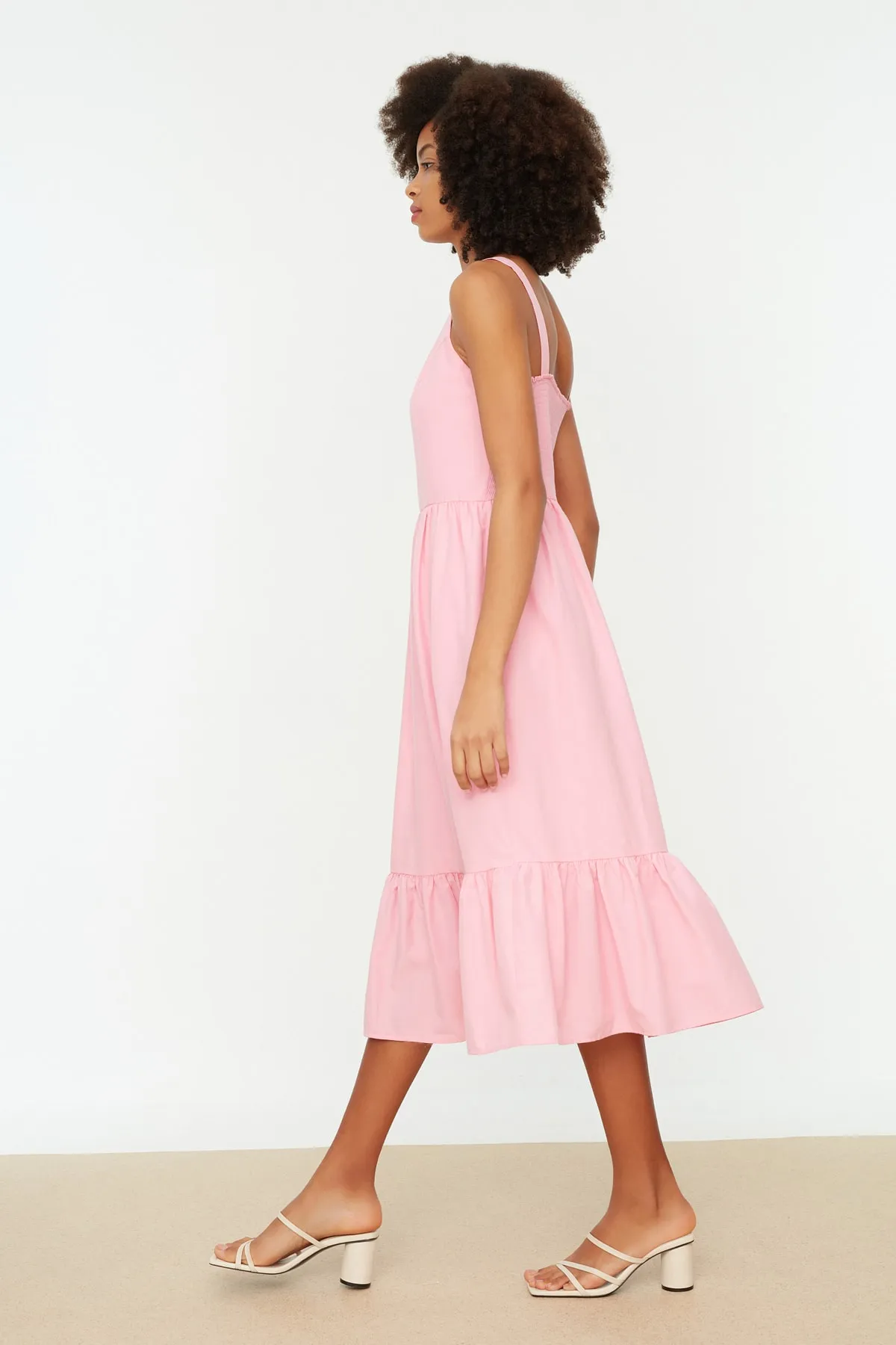 Trendyol Collection  Rosa Taillen-Midi-Kleid aus gewebtem, gefüttertem, mit Reißverschluss verziertem, gewebtem Kleid TWOSS20EL2208