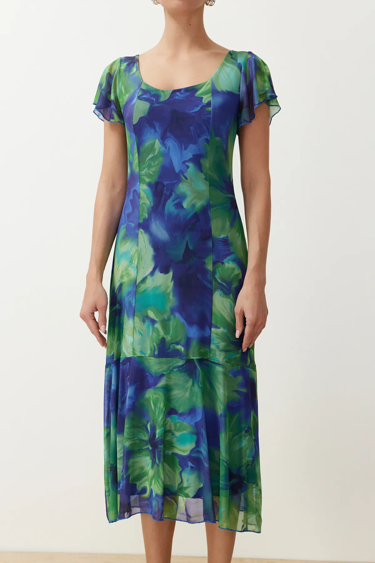 Trendyol Collection  Blaues florales Midi-Strickkleid mit quadratischem Kragen in A-Linie/Glockenform TWOSS24EL00876