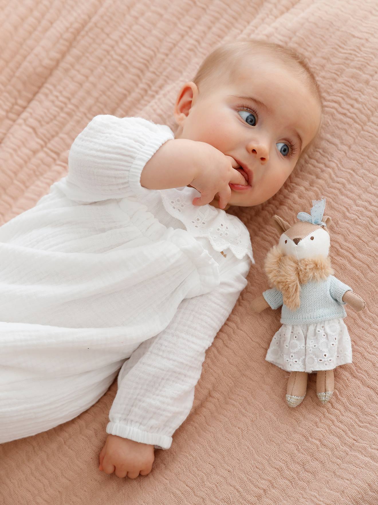 Combinaison en gaze de coton doublé bébé bois de rose