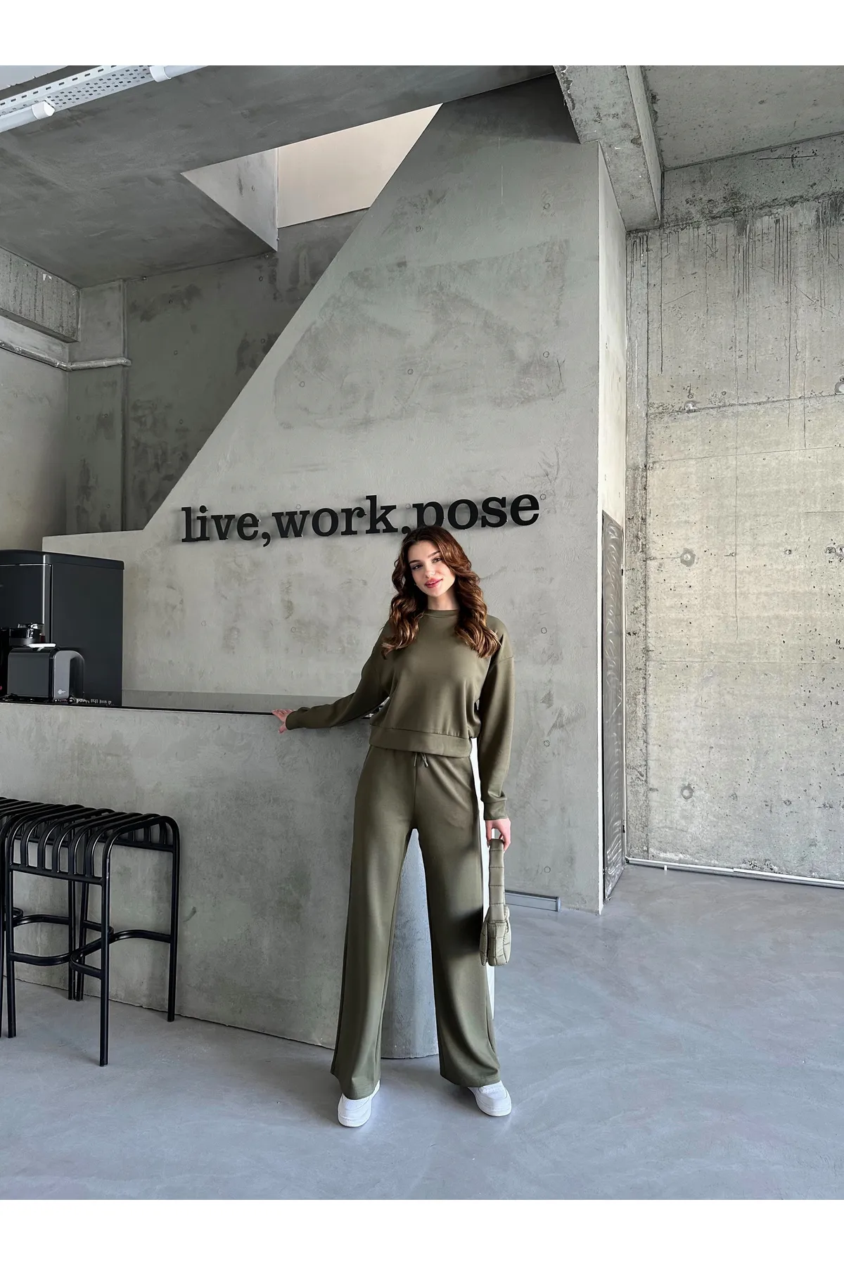 Laluvia  Khakifarbenes Sweat-Hosenset mit weitem Bein