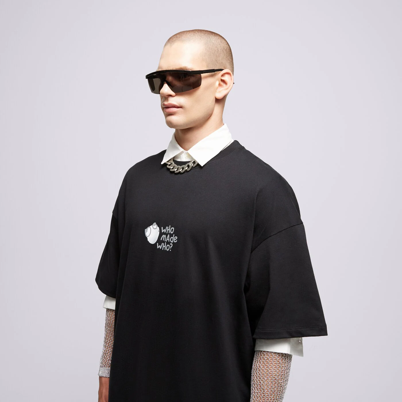S.NOW JOB SIZEER T SHIRT “WHO MADE WHO”-BLACK Schwarz