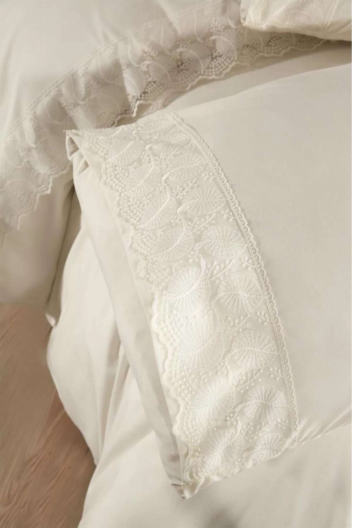 Çeyiz Diyarı  Bettwäsche-Set „Eliza Dowry“ aus französischer Spitze, Creme