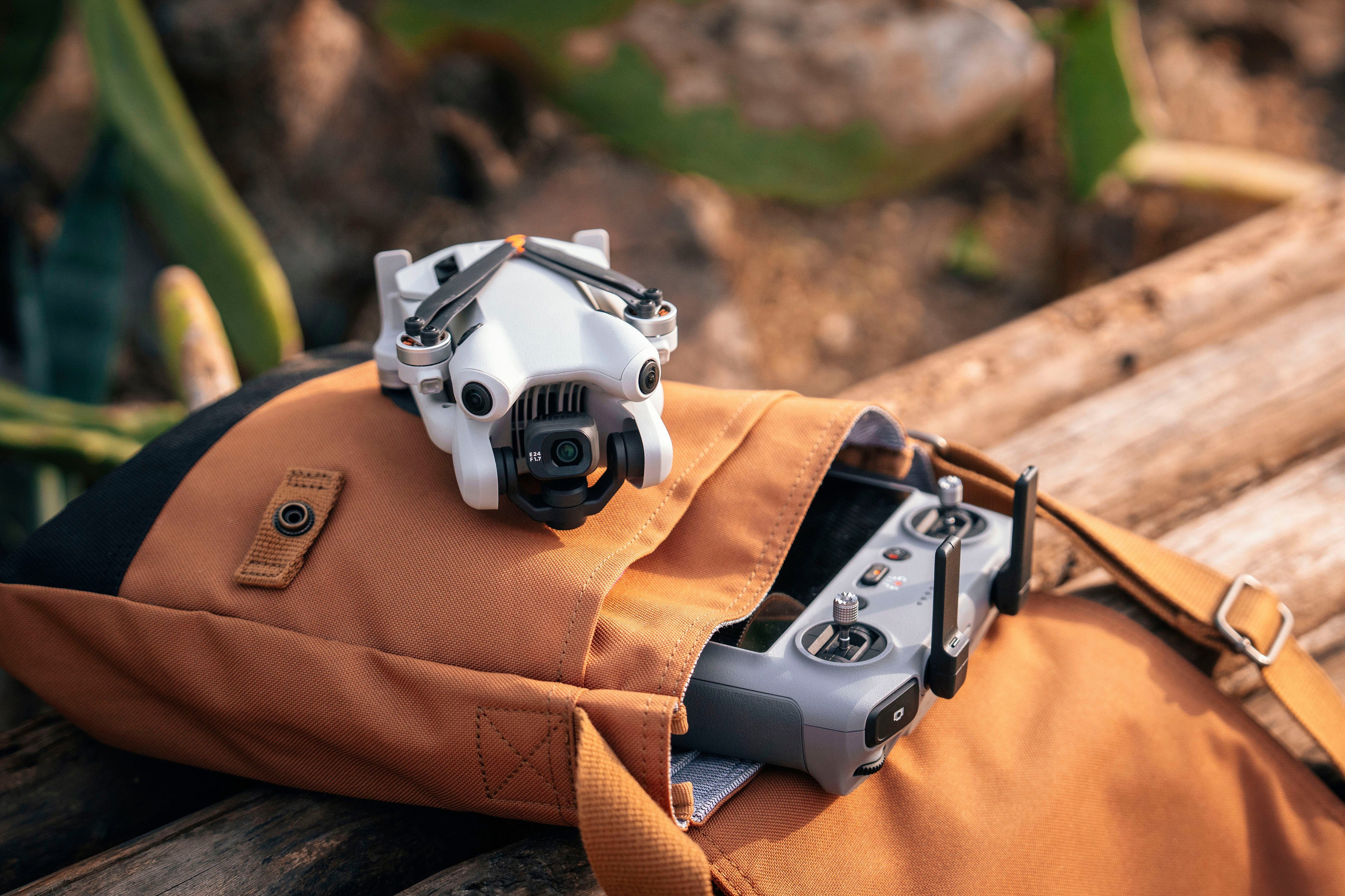 DJI Mini 4 Pro Fly More Combo (DJI RC 2) (GL) Drohne (4K Ultra HD)