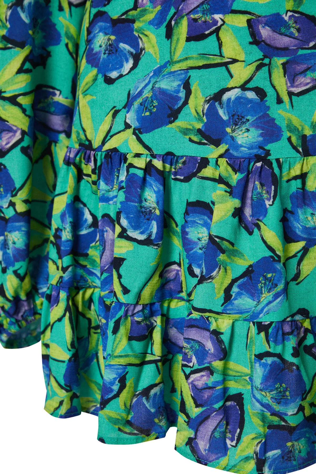Trendyol Collection  Gewebtes Blusenrock-Set mit Ballonärmeln und Blumenmuster TBESS24AU00046