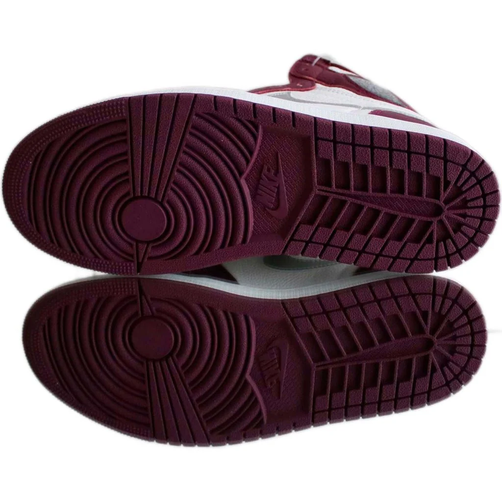 Jordan 1 Retro High OG Bordeaux