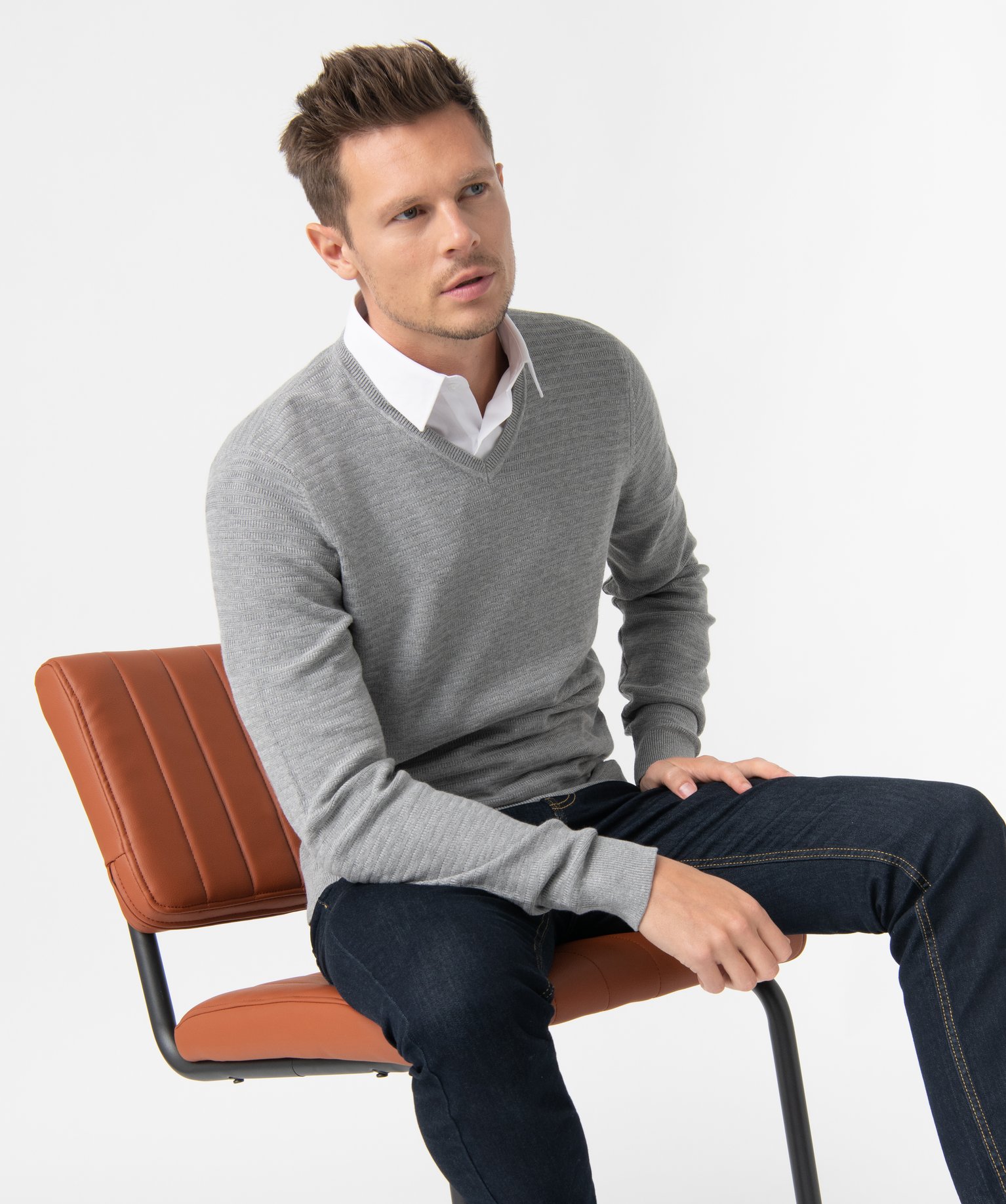 Pull homme à col V en maille fantaisie gris | GEMO