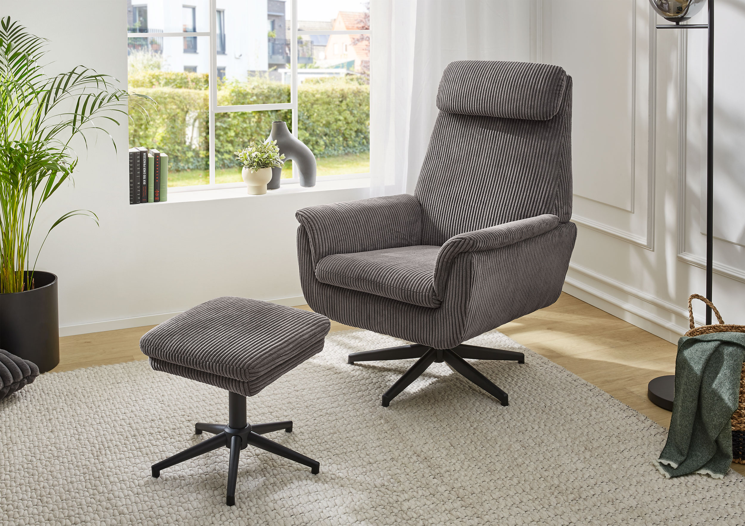 Relax-Sessel mit Hocker