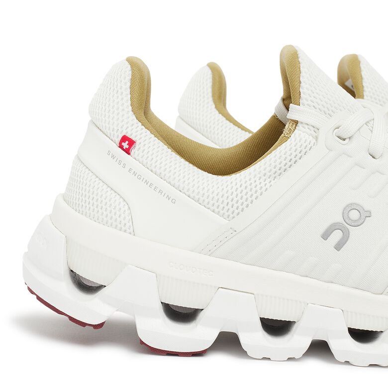 ON Wmns Cloudswift Suma undyed-white/ivory
