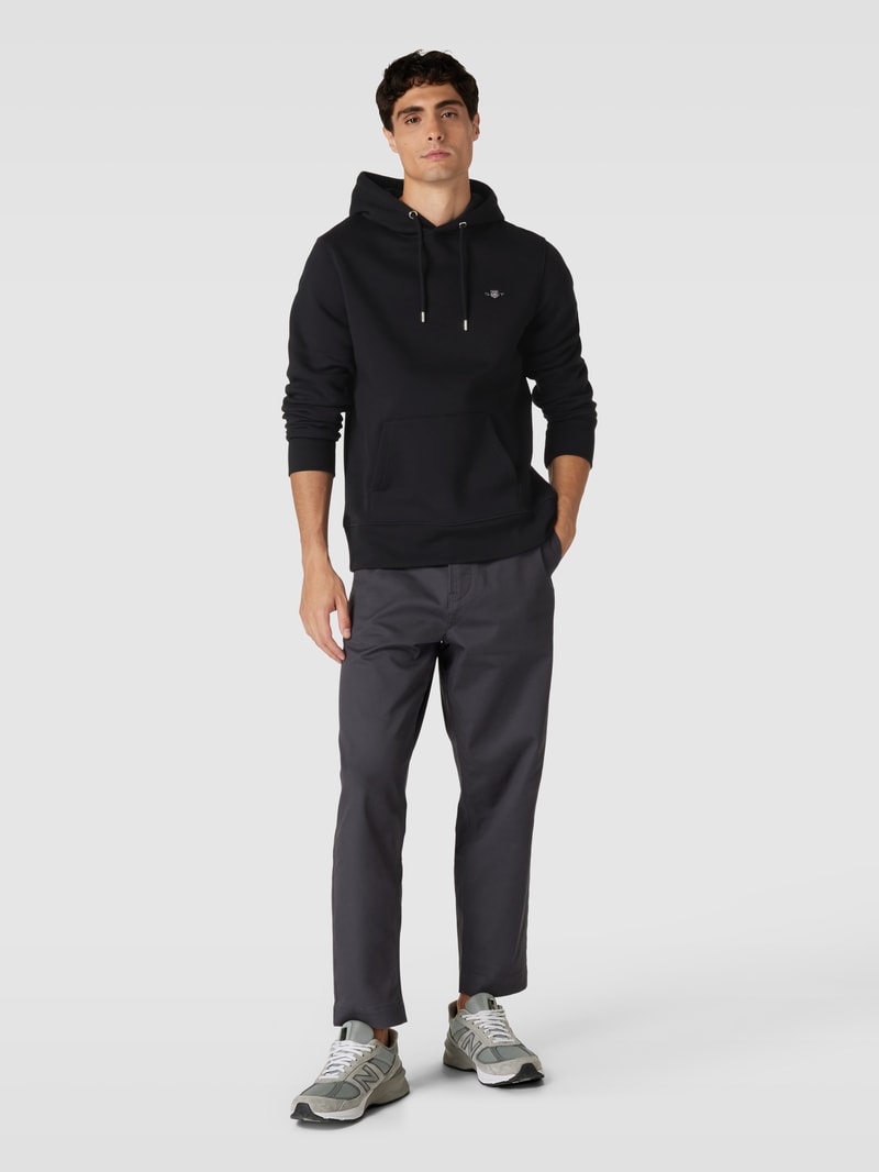 Hoodie mit Label-Stitching Modell 'SHIELD' in schwarz