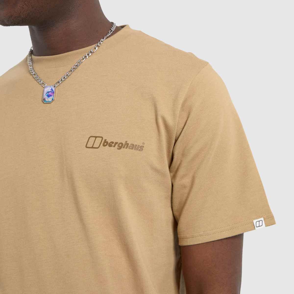 Berghaus orange t-shirt med logotyp i beige