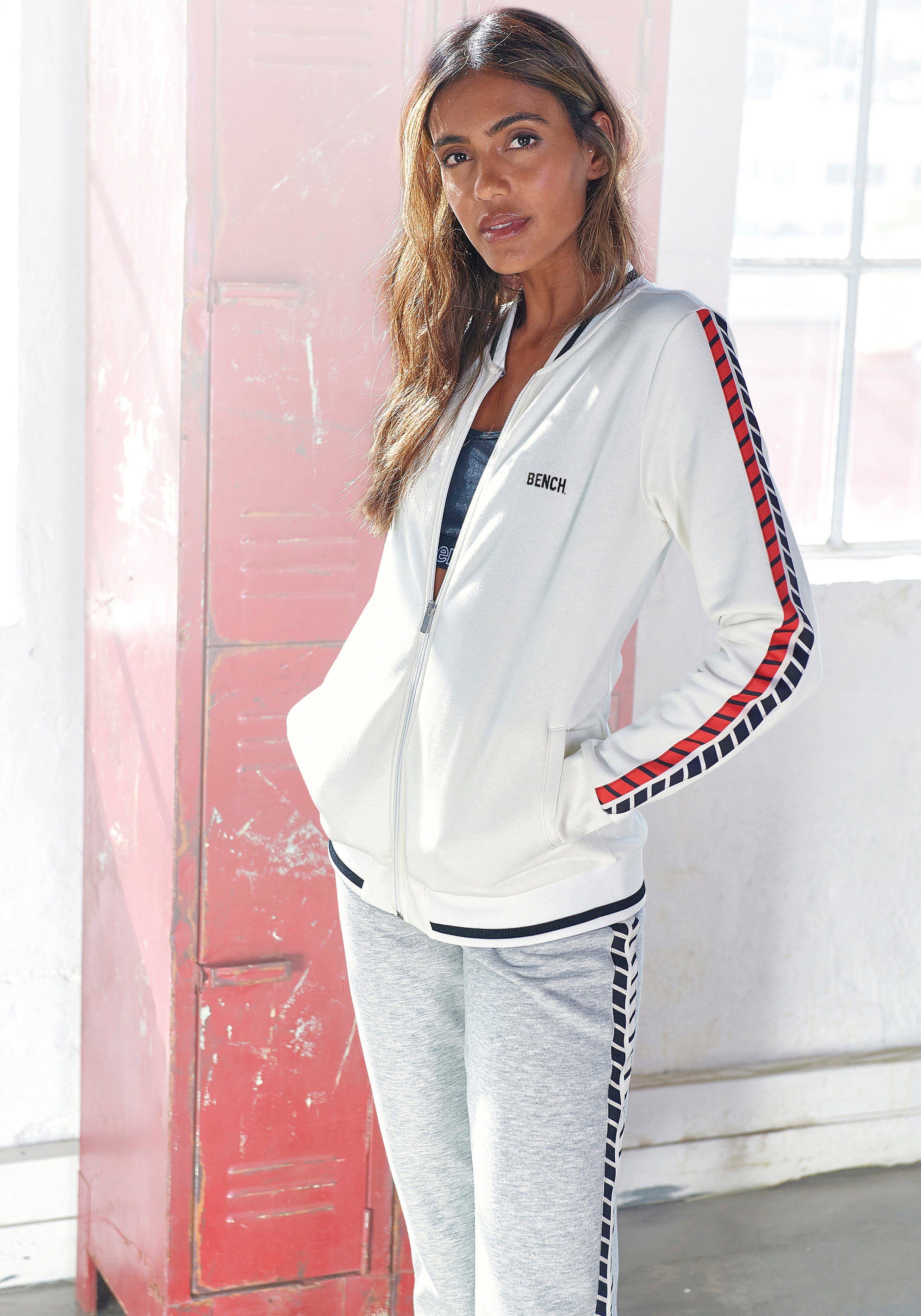 Bench. Sweatjacke im Collegestyle, Loungeanzug