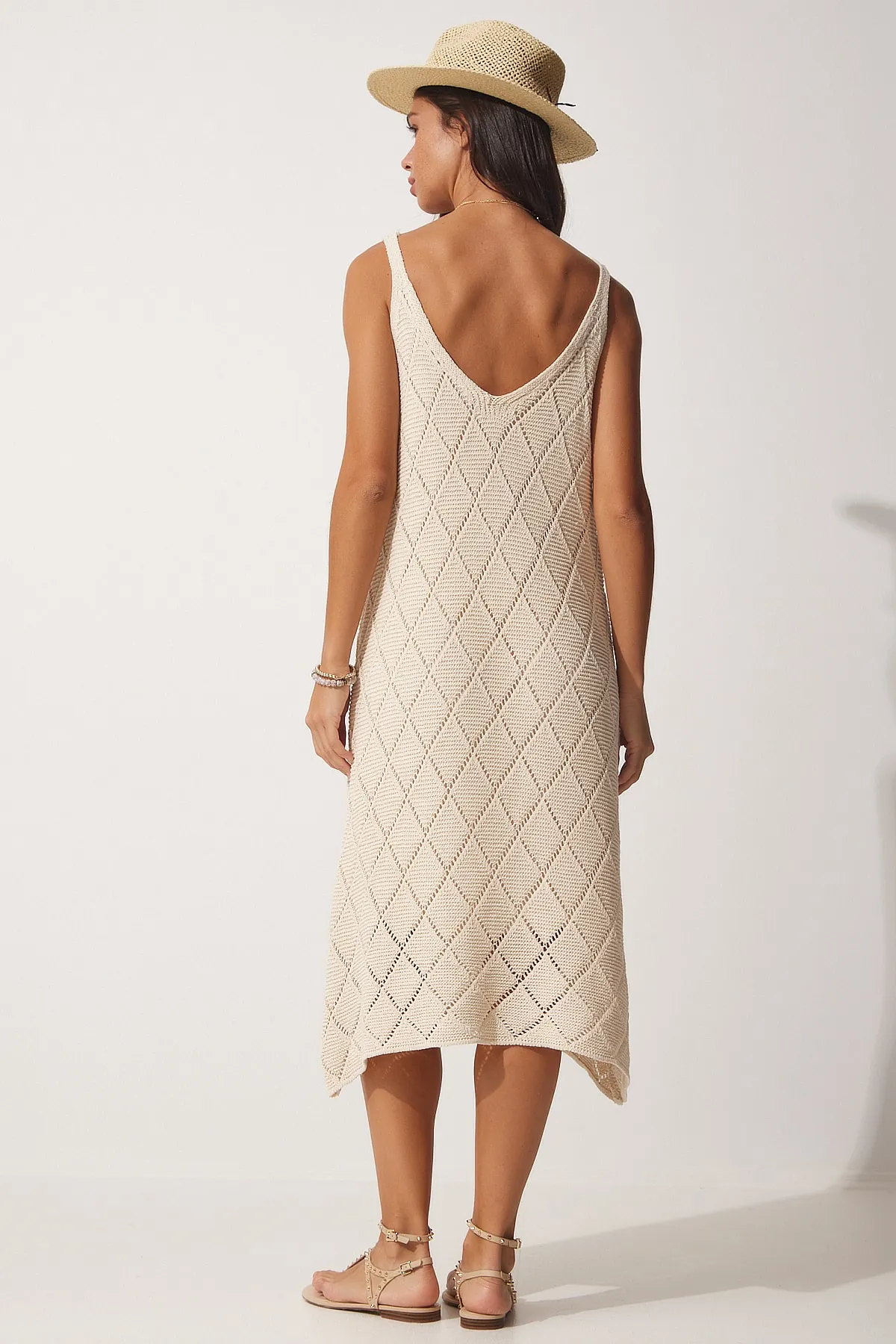 Happiness İstanbul  Cremefarbenes, durchbrochenes Sommerstrickkleid mit Trägern und V-Ausschnitt für Damen NF00049