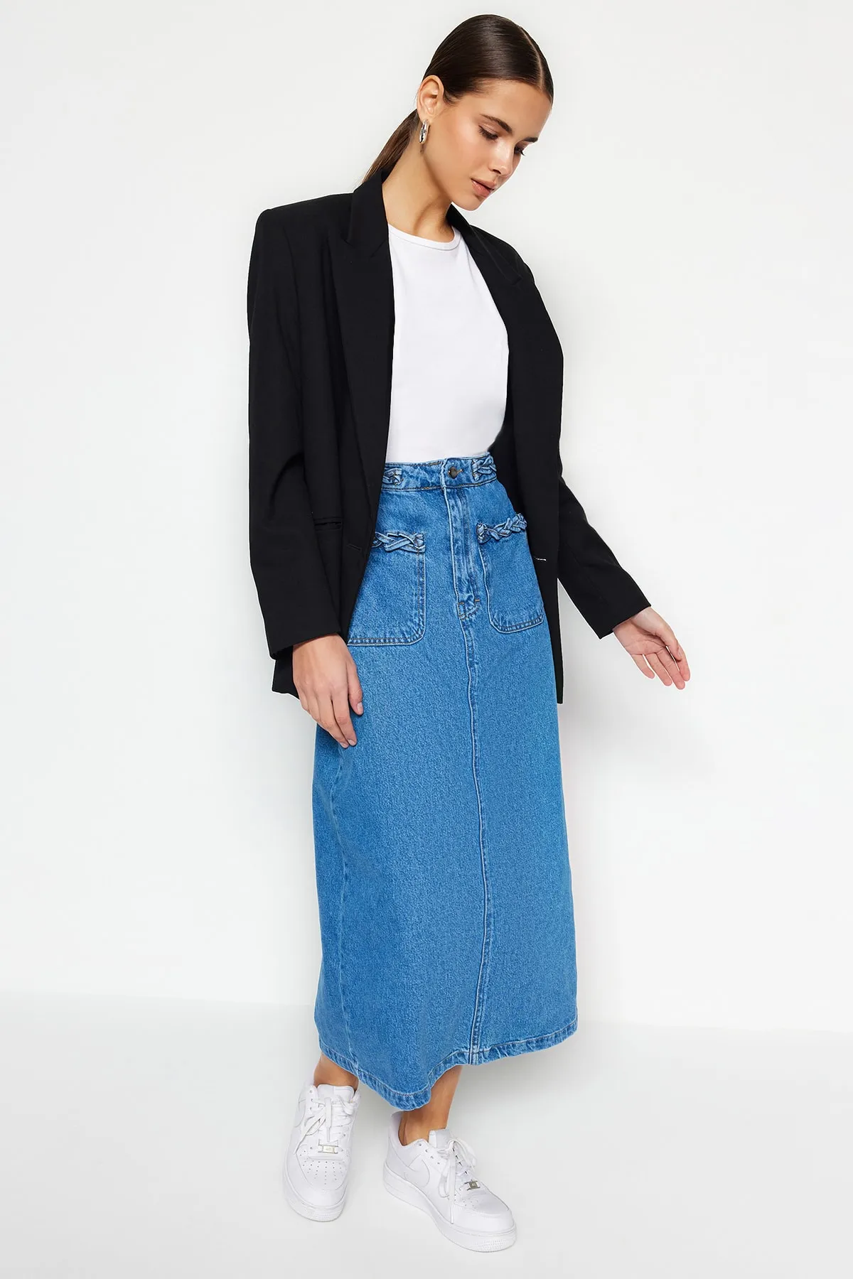 Trendyol Modest  Indigo-Jeansrock mit zwei Taschen aus Denim TCTSS23EE00000
