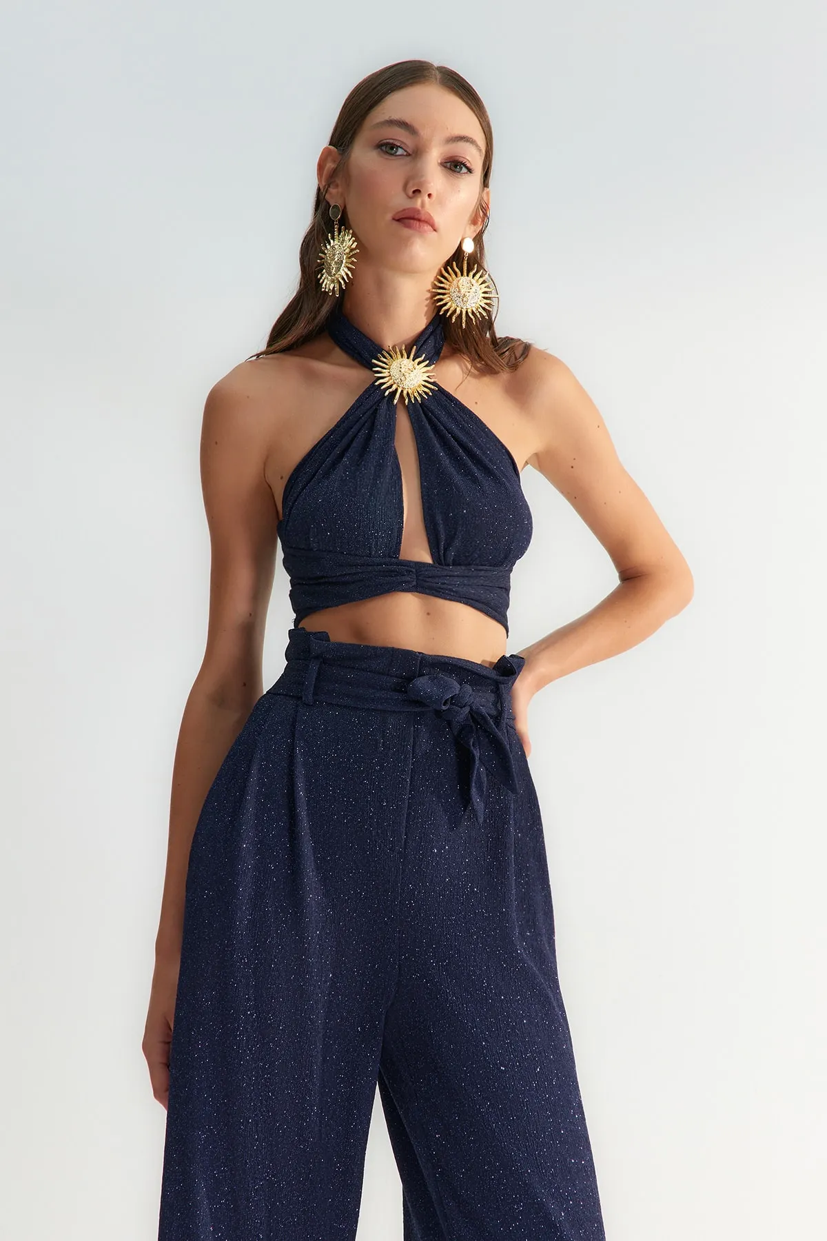 Trendyol Collection  X Zeynep Tosun Navy Blue Sun Accessoire Detailliertes, glitzerndes Strick-Bustier TCLSS23BS00010