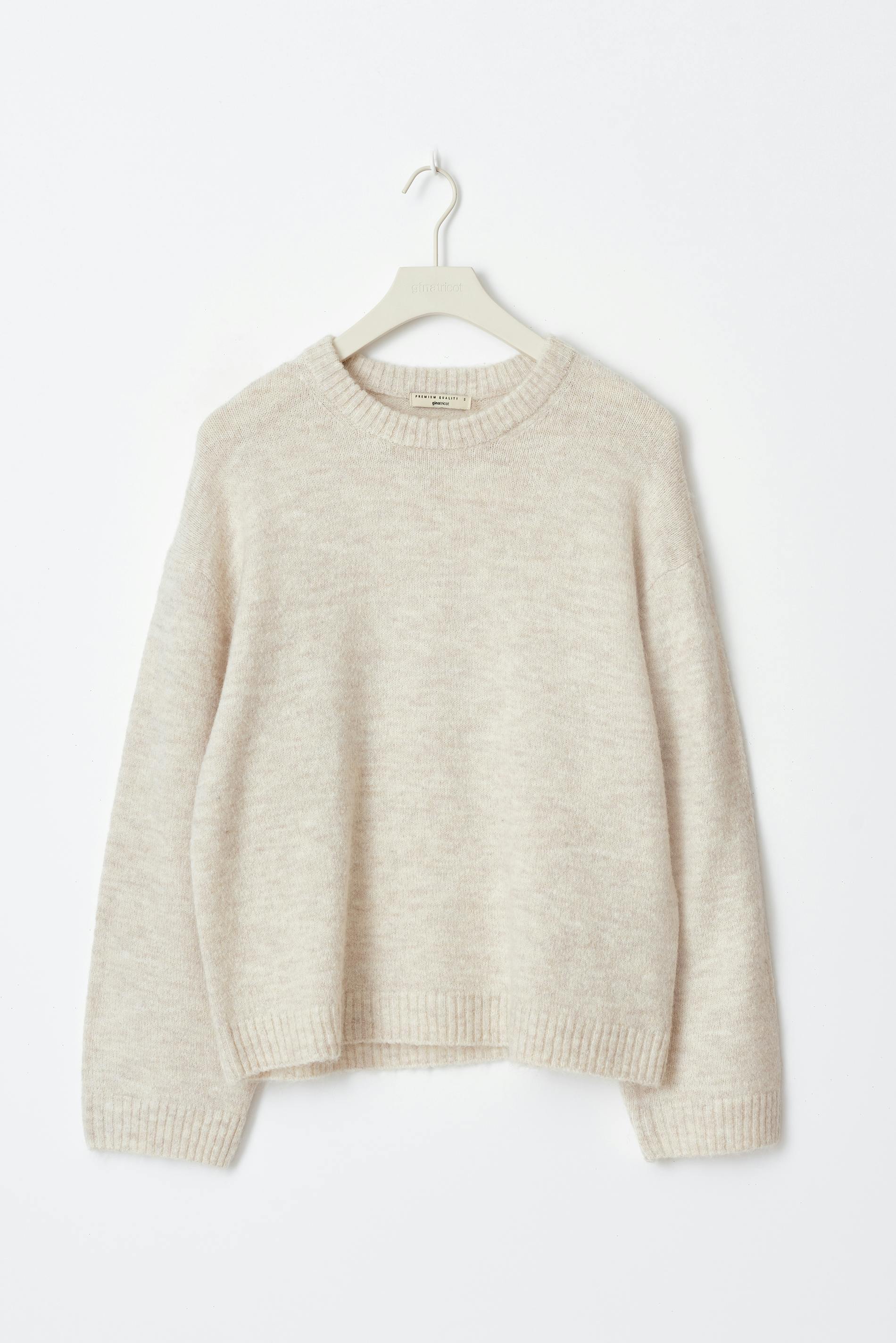 Crew neck knitted sweater