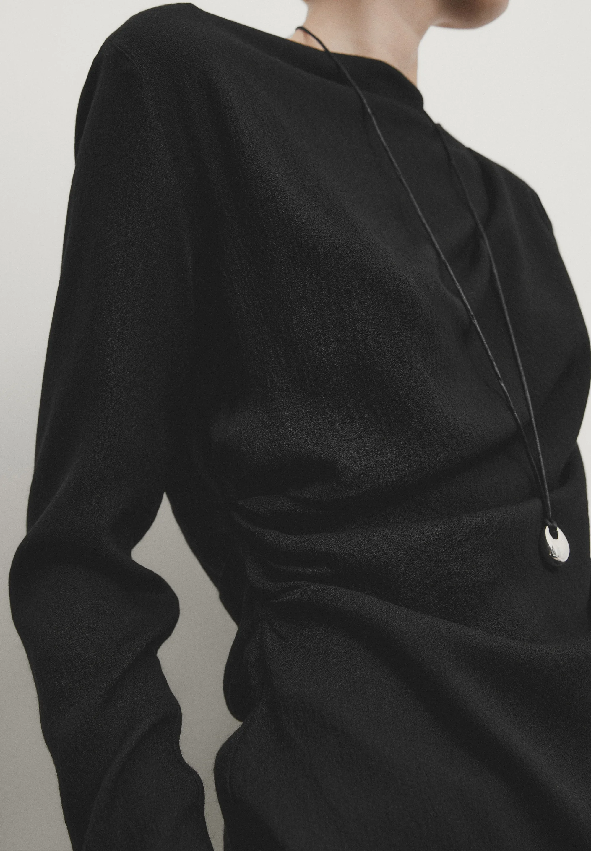 Blusa Massimo Dutti MANGA LARGA CON DETALLE DRAPEADO