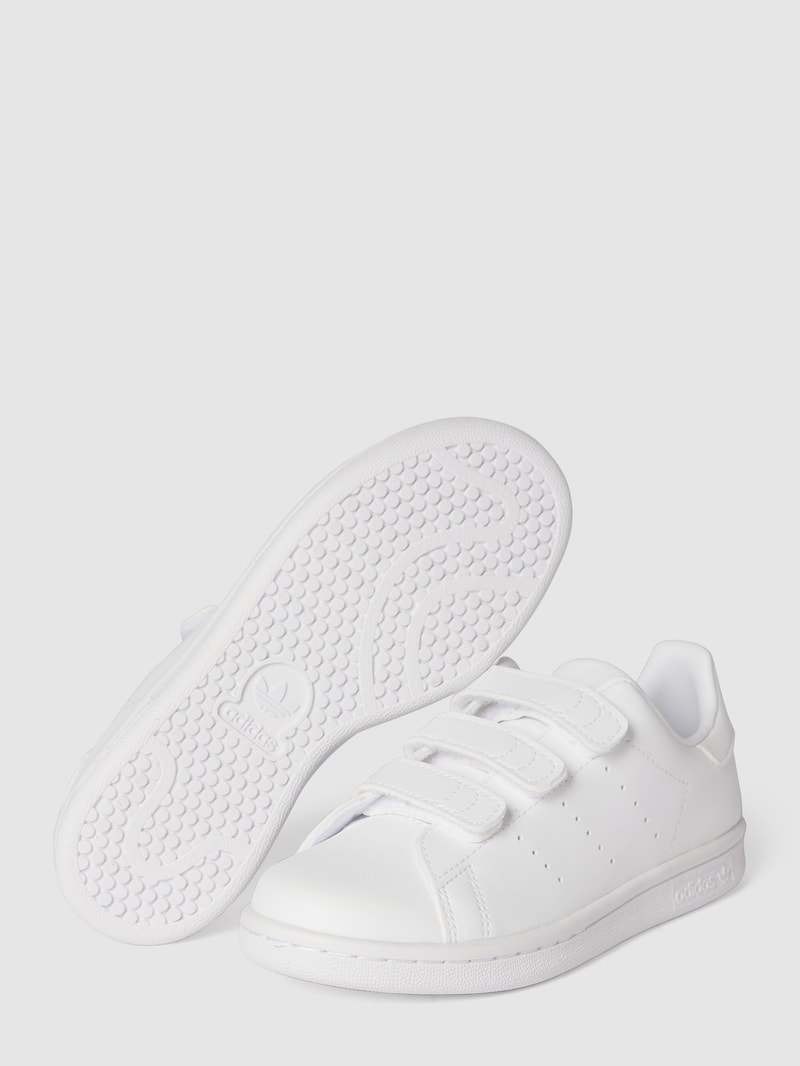 Sneaker mit Label-Details Modell 'STAN SMITH J' in weiß