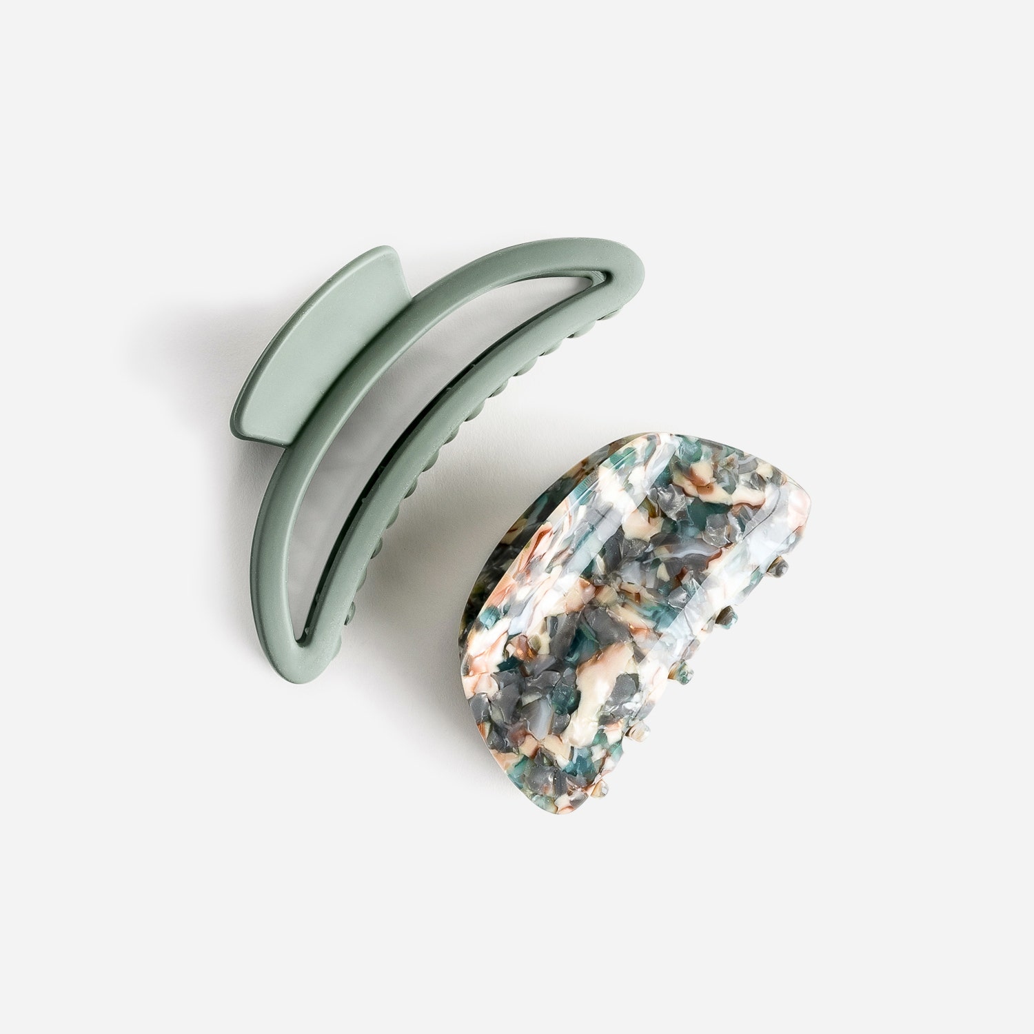 Lot de 2 pinces-crabe vert sauge et effet marbre