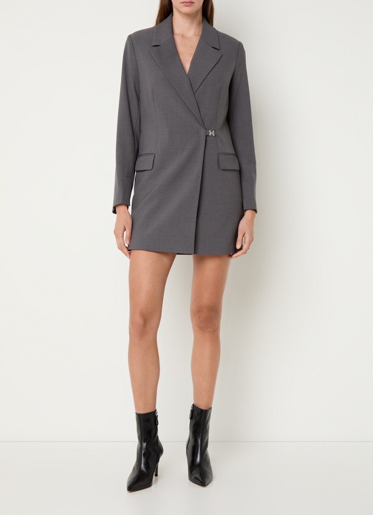 Abito blazer corto Doris di Fifth House, con spalline e tasche con patta.