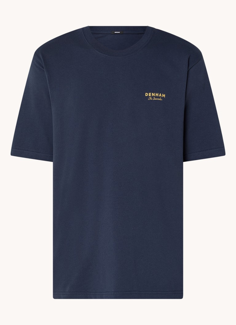 Denham Service -t-paita, jossa logo ja painatus takana