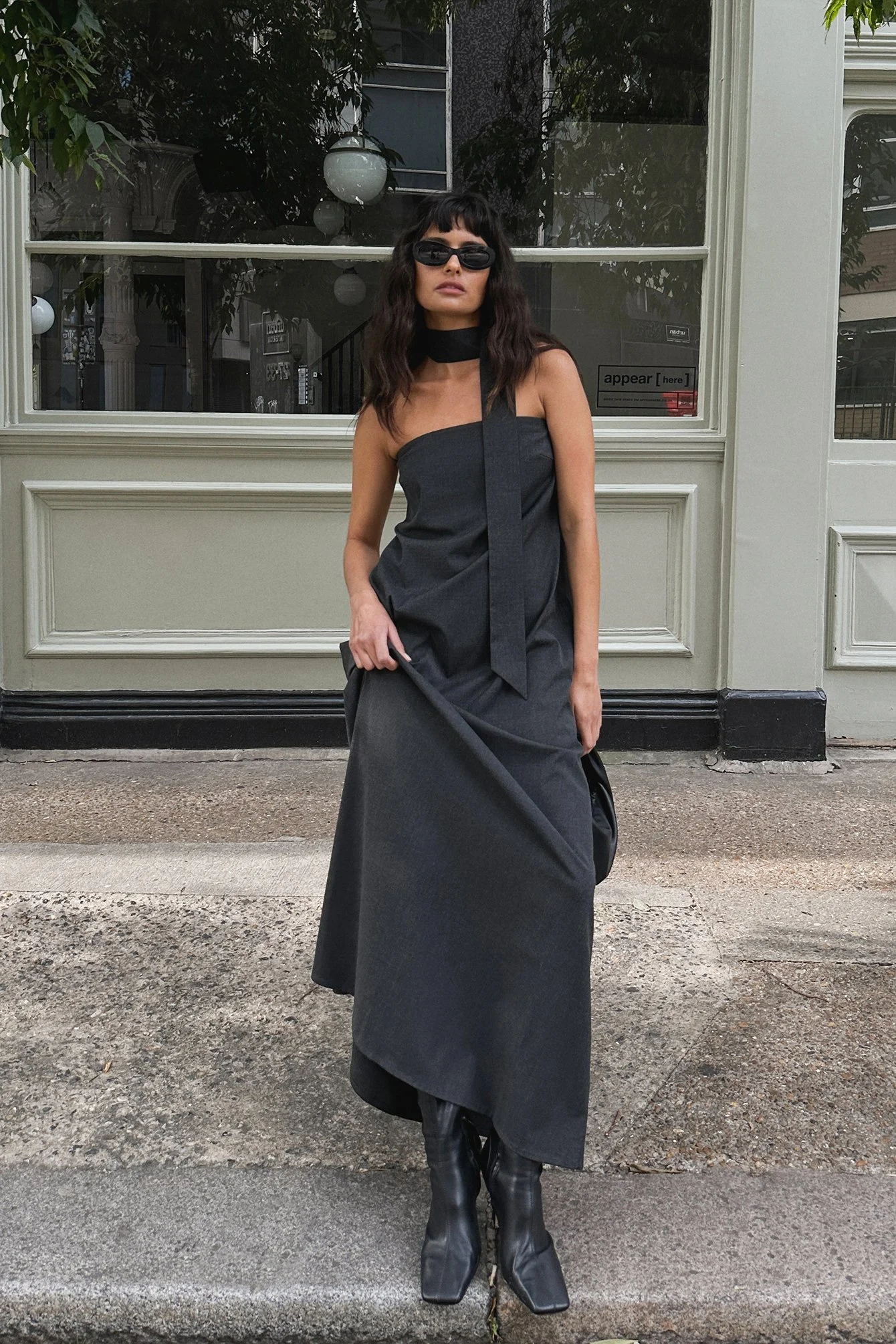 Maxikleid mit Schaldetail