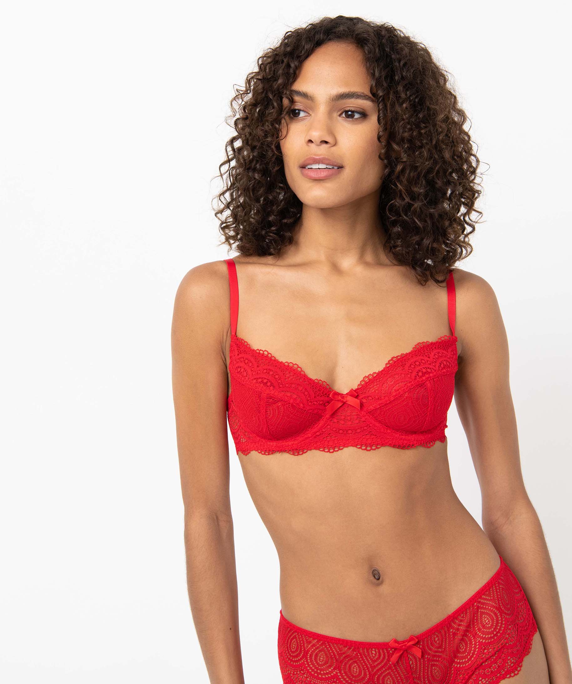 Soutien-gorge forme corbeille en dentelle femme rouge | GEMO