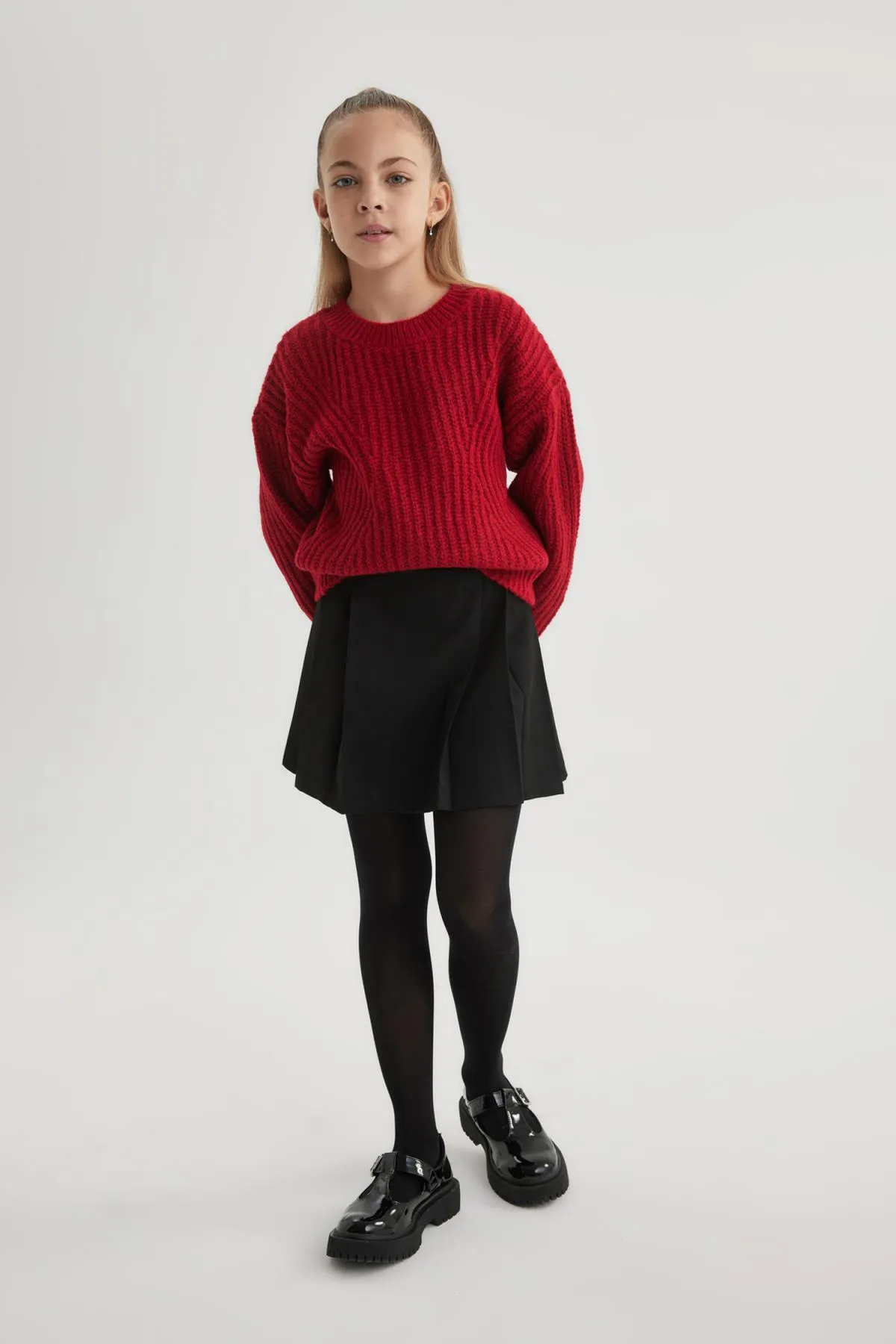DeFacto  Mädchenpullover mit normaler Passform und Rundhalsausschnitt