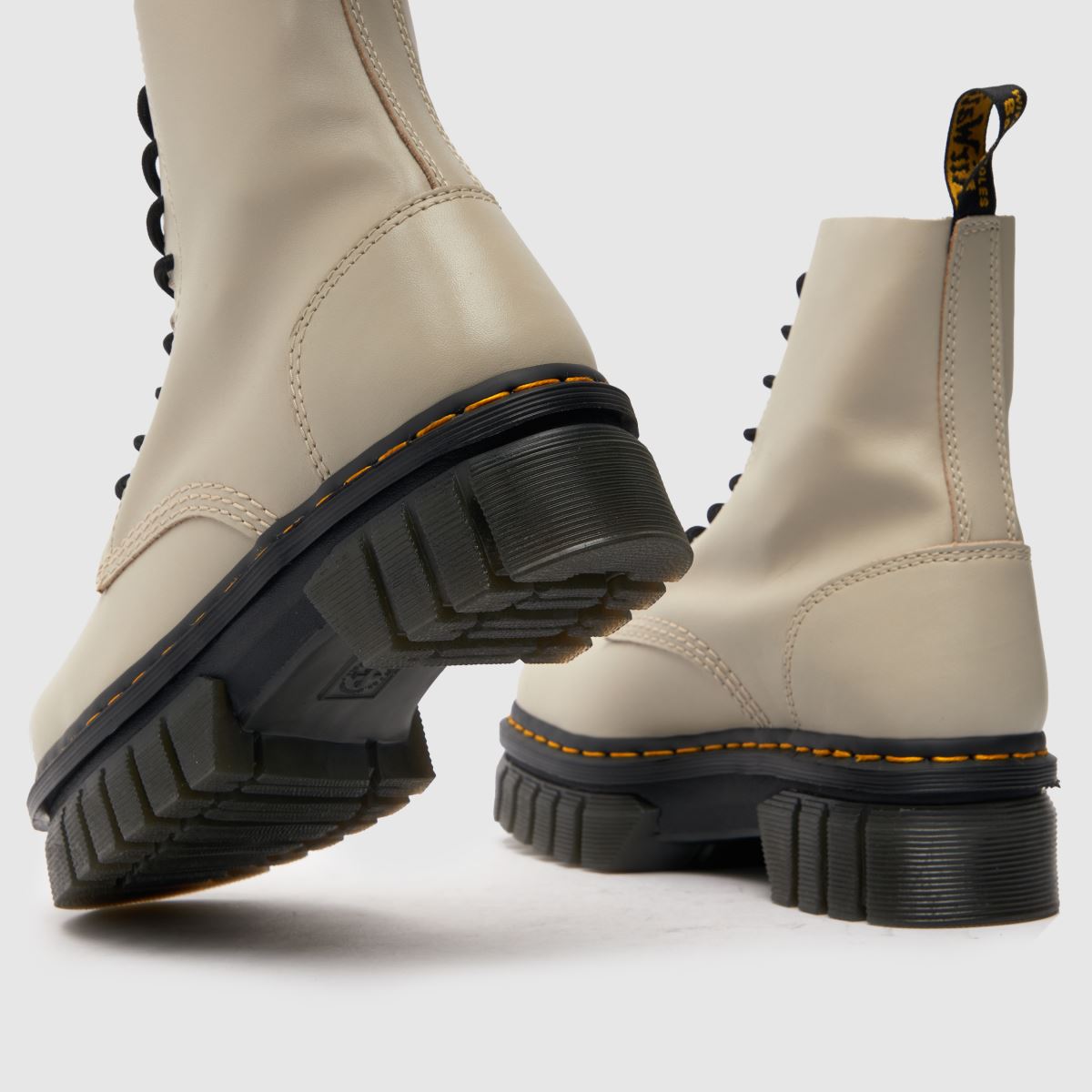 Dr. Martens Audrick csizma szürke színben
