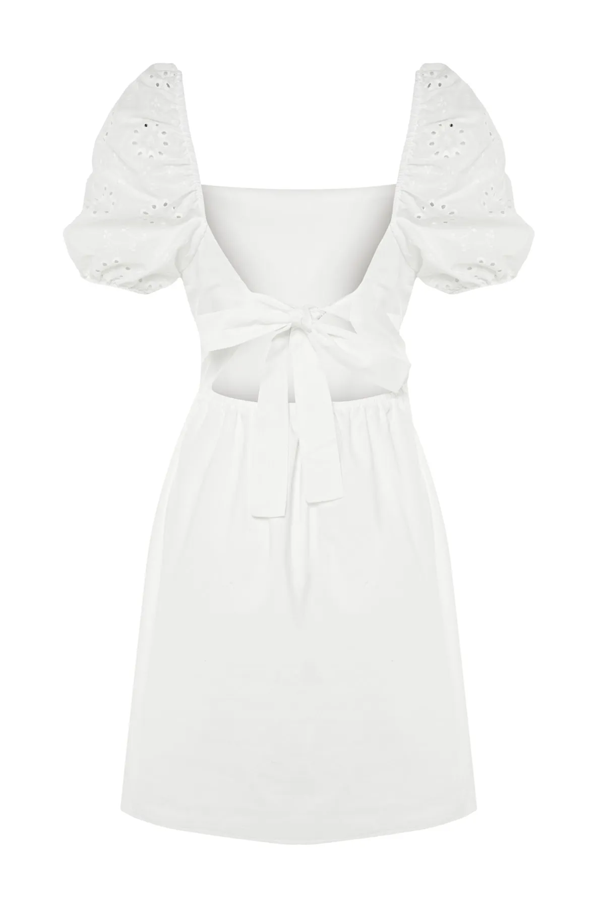 Trendyol Collection  Weißes Kleid mit Taillenöffnung/Skater-Mini, gewebte Baumwolle, gefütterte Rückseite, detaillierte Stickerei