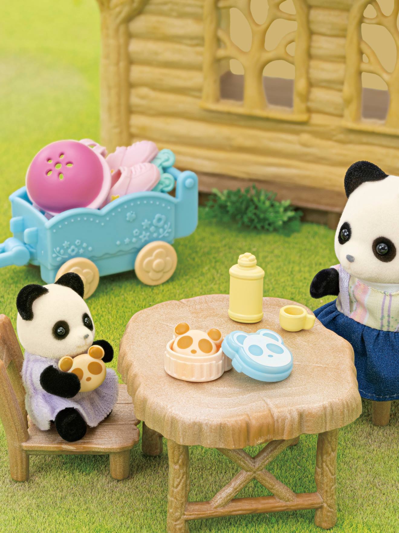La fille panda, son vélo et sa remorque