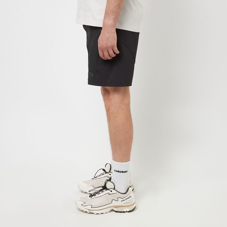 Oakley Latitude Arc Short blackout