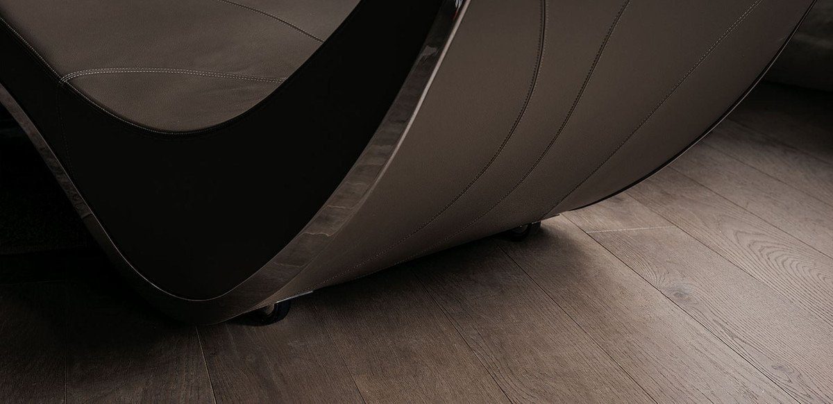 Casa Padrino Loungesofa Luxus Designer Liegesessel mit Rollen Braun / Silber 200 x 70 x H. 70 cm - Edle Kunstleder Chaiselongue - Relax Sessel - Relax Liege - Luxus Wohnzimmer Möbel
