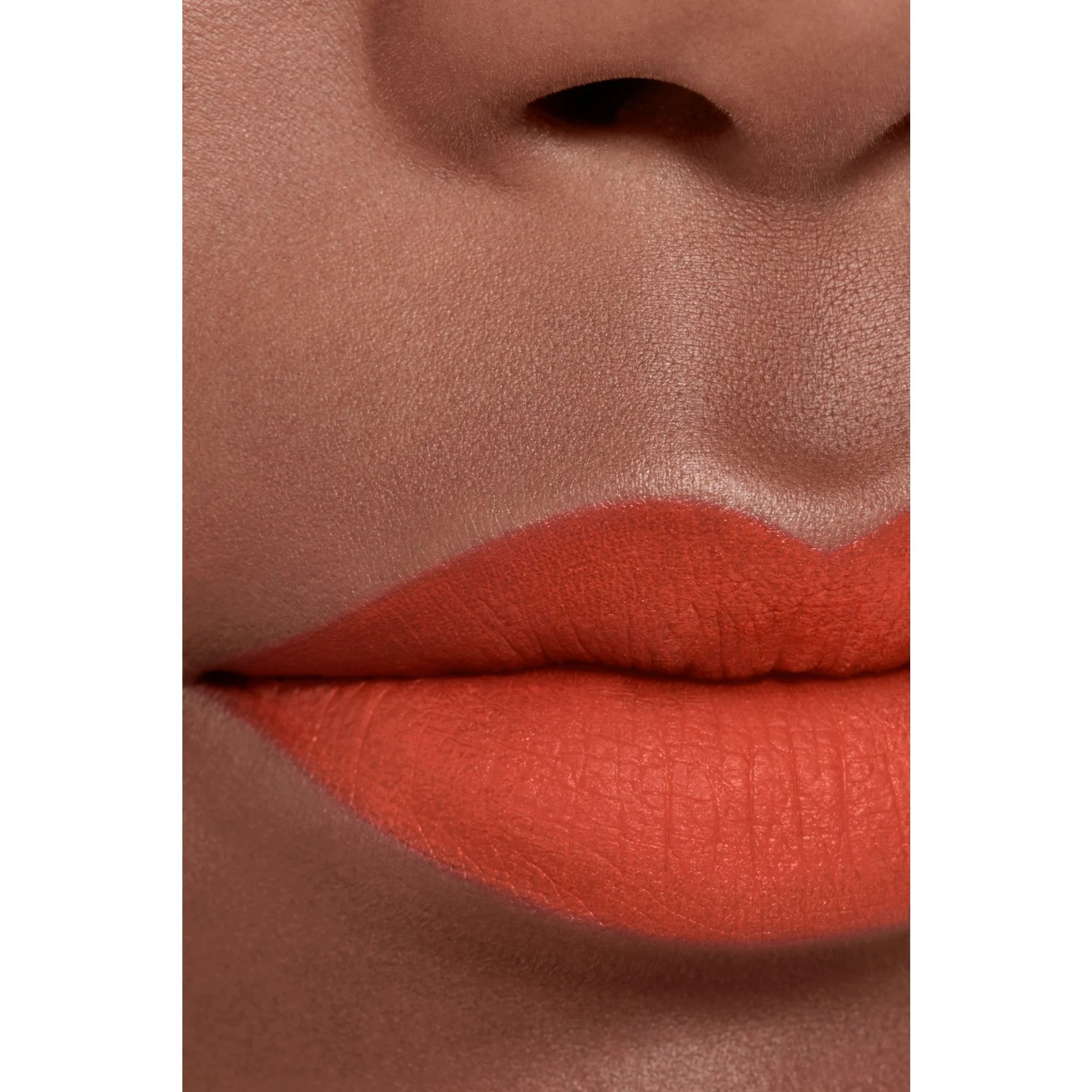 ROUGE ALLURE LIQUID VELVET - EL LABIAL MATTE FLUIDO DE ULTRA LARGA DURACIÓN E INTENSO