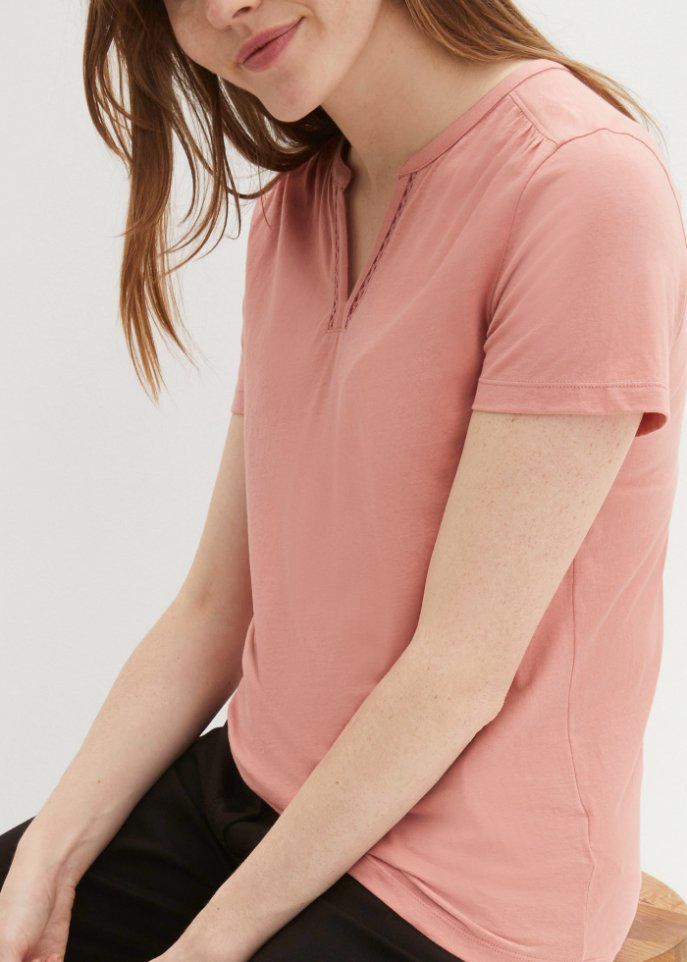 Shirt mit dekorativem Ausschnitt