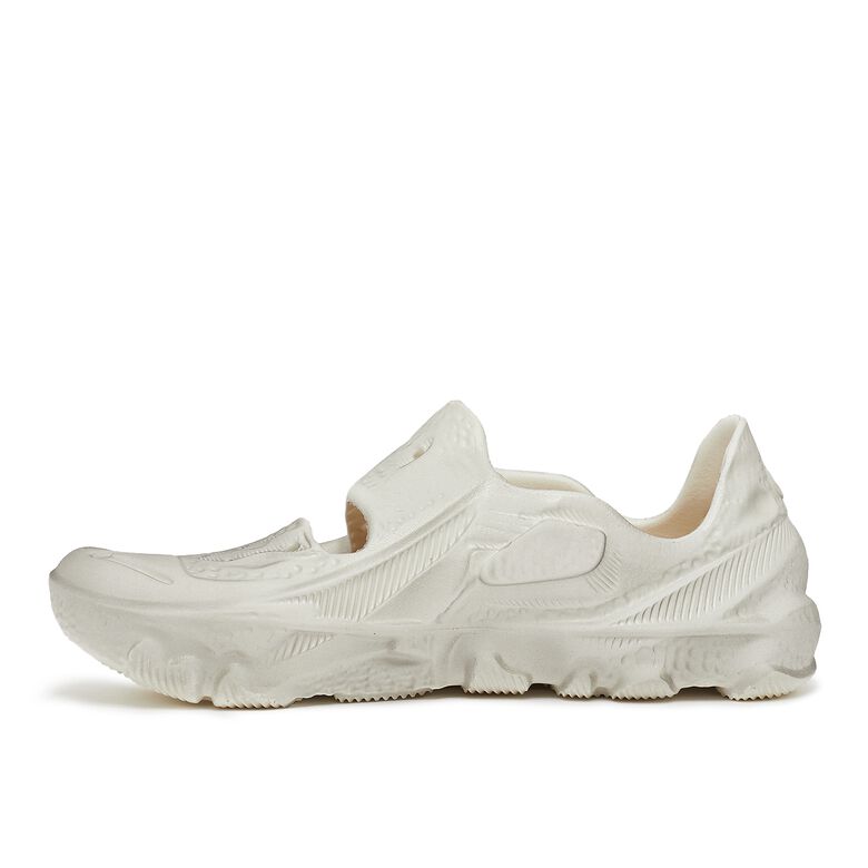 NIKE Ispa Universal natural/black