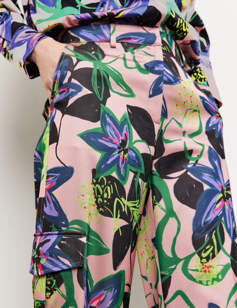 Cargohose mit floralem Dessin