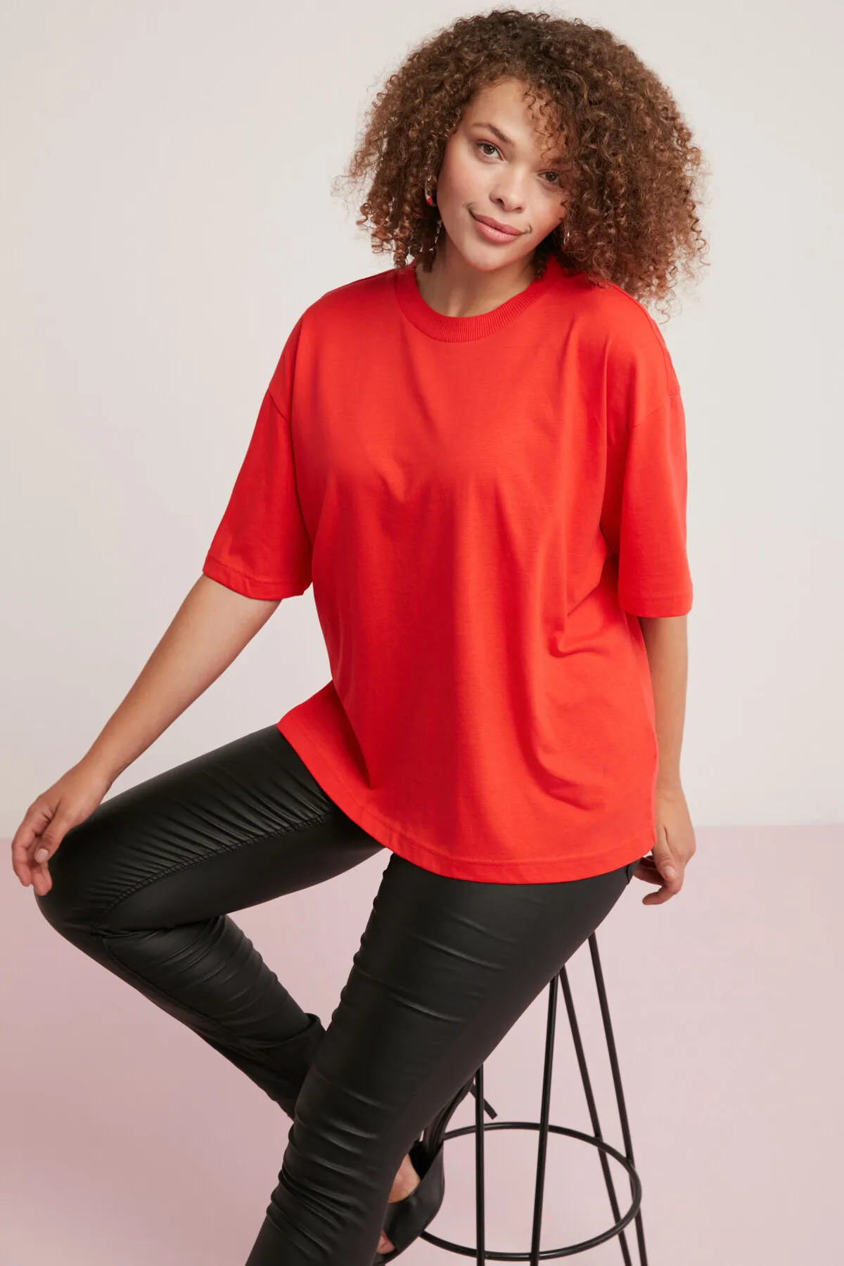 ETHIQUET  Allison Damen-T-Shirt in Übergröße aus 100 % Baumwolle, Rundhalsausschnitt, halbe Ärmel, Rot, Übergröße