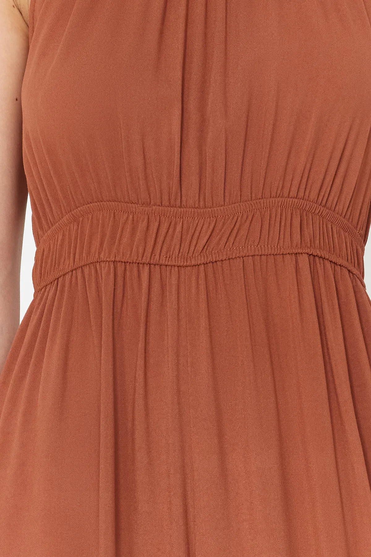 Trendyol Collection  Jumpsuit mit Raffung in Zimtfarbe TWOSS23TU00121