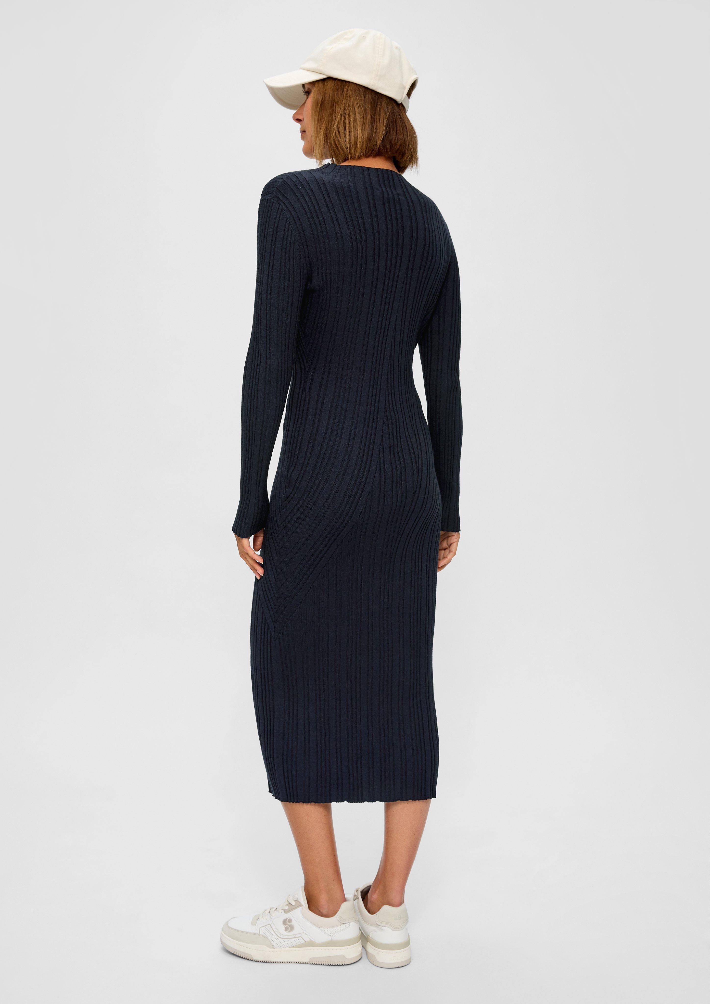 Geripptes Midikleid aus Viskosemix  2134384-5959