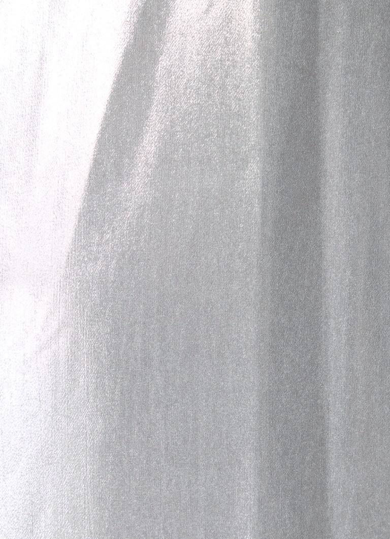 Φόρεμα Calvin Klein με μεταλλική πλάτη και μάξι σχέδιο
