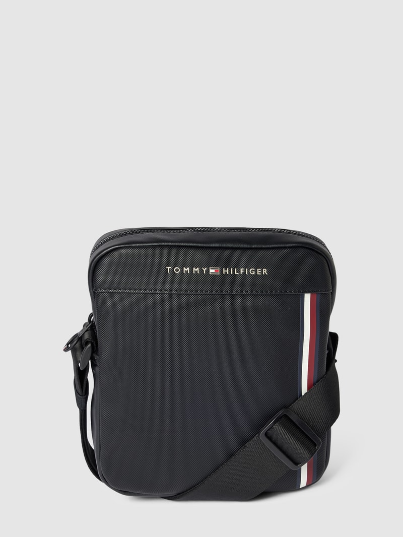 Crossbody Bag mit Label-Print Modell 'PIQUE' in schwarz
