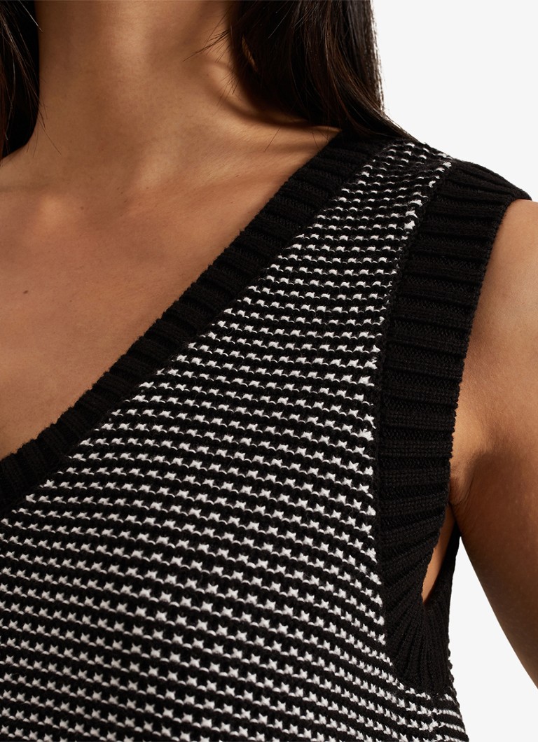 Phase Eight Zoe top in linen blend with knitted pattern