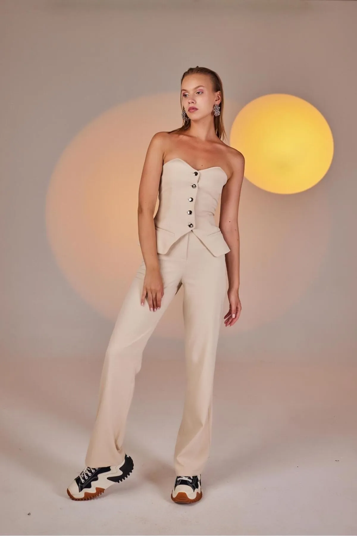 HOLLY LOLLY  Panky-Hose aus Stoff mit hoher Taille und Knopfverschluss in Beige