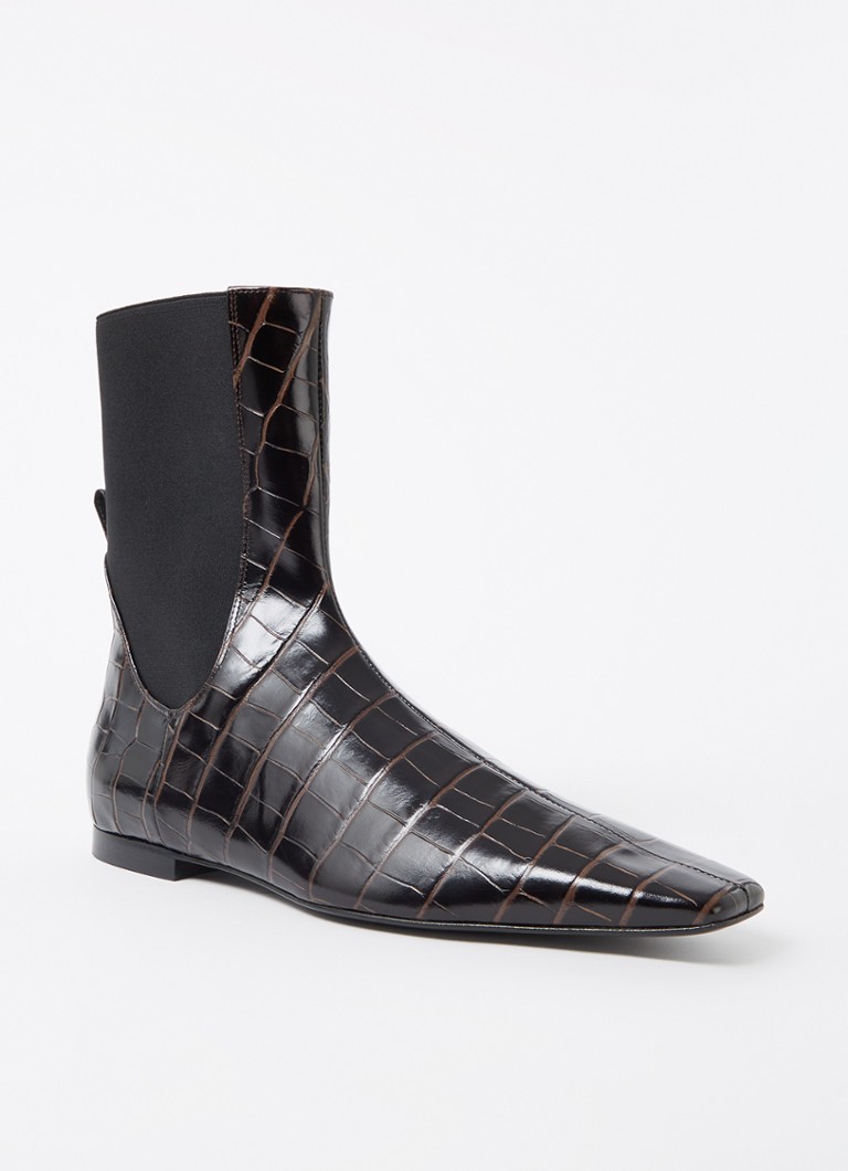 Botas Chelsea TOTEME em pele de vitelo com textura de crocodilo.