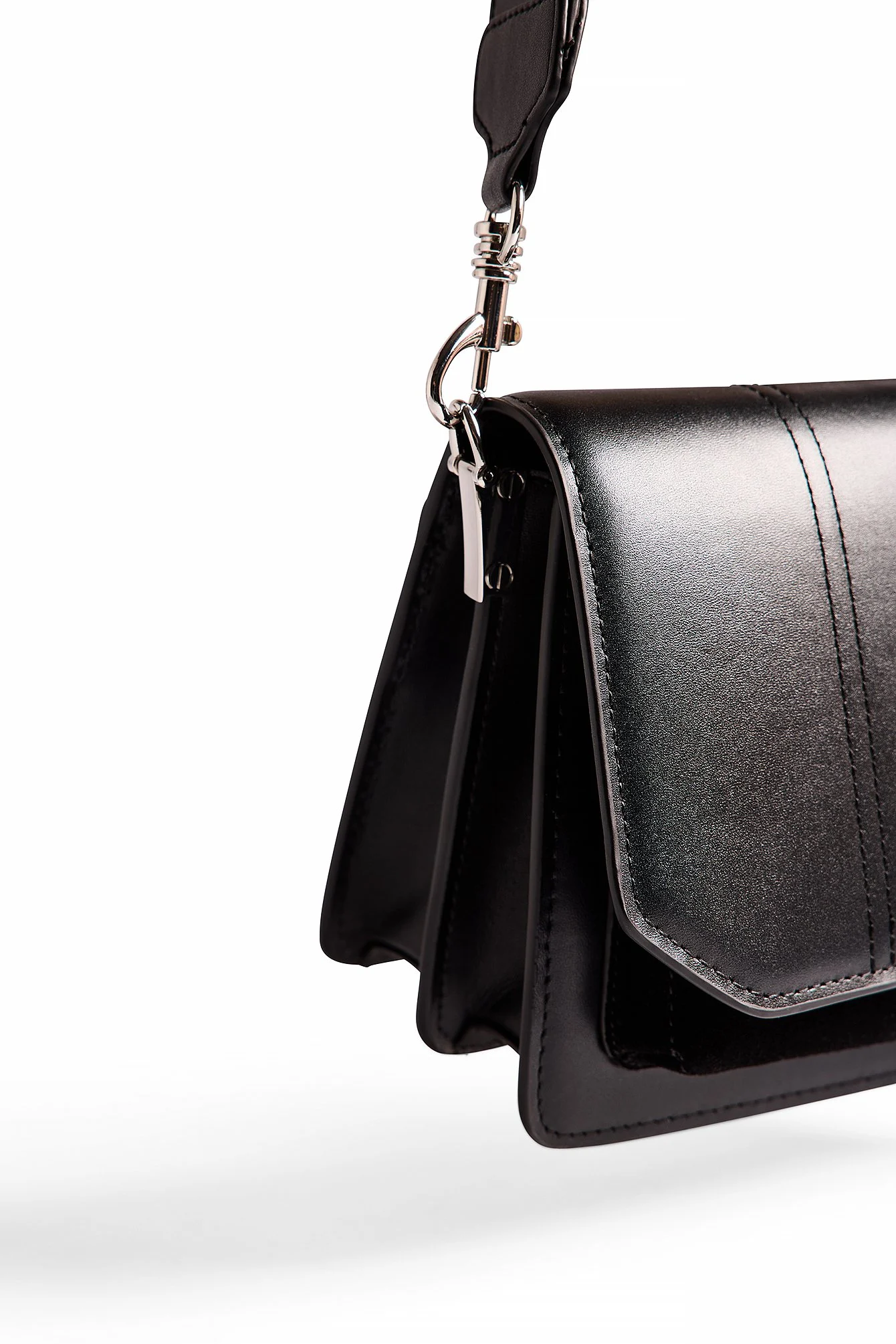 Leder-Schultertasche mit Taschen